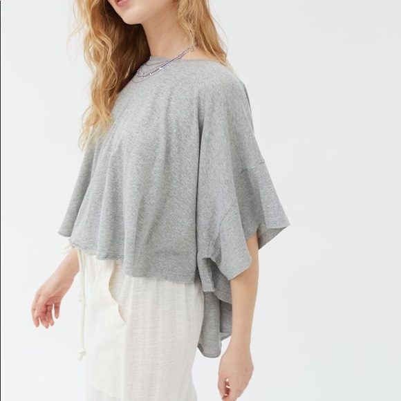 Out From Under Tee Urban Outfitters - Picture 2 of 3